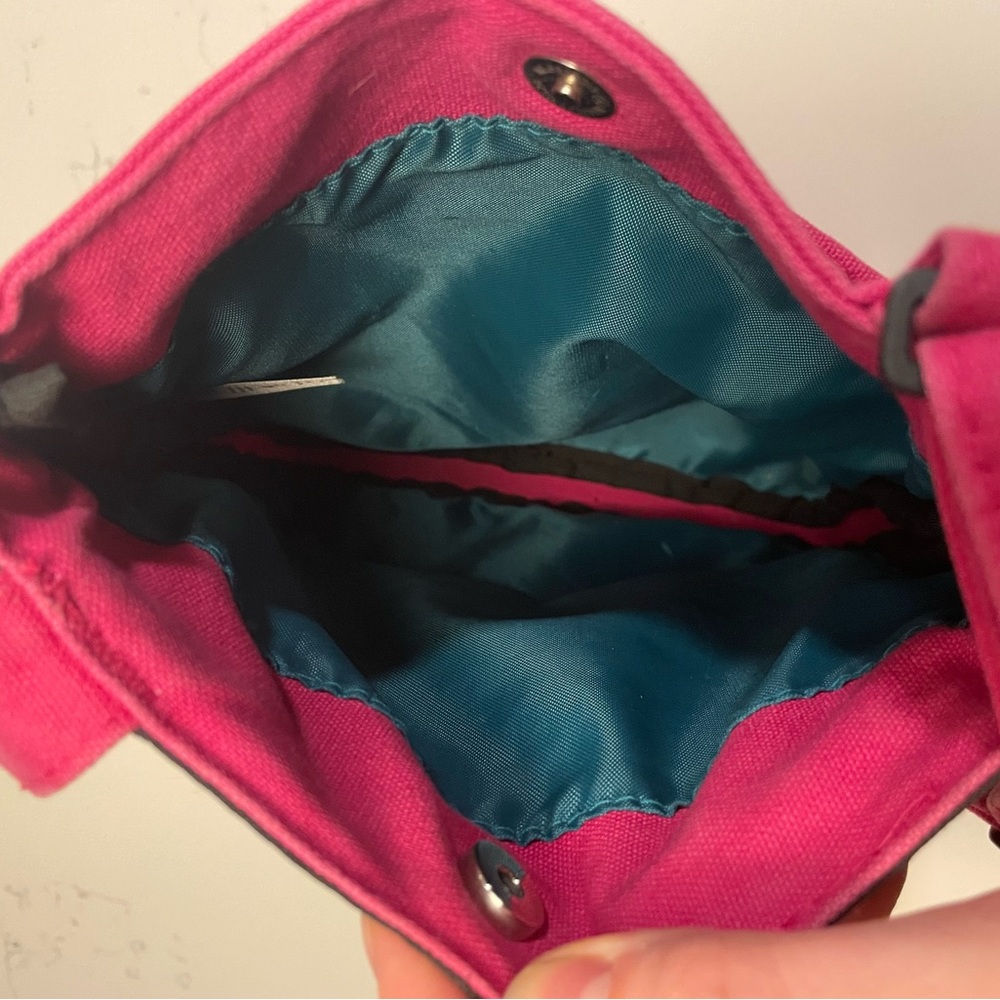 KAVU Keeper Cross Body Cotton Canvas Bag in Weathered Pink - Picture 6 of 11